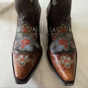Old Gringo Bonnie Embroidered Boots.NIB. go with anything! Xoxo